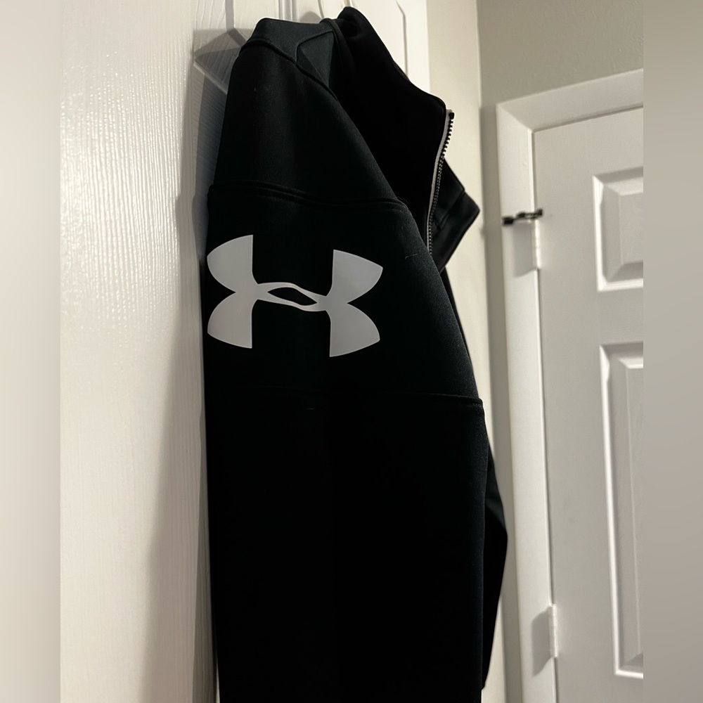 Under Armour Semi-Fitted black zip up jacket